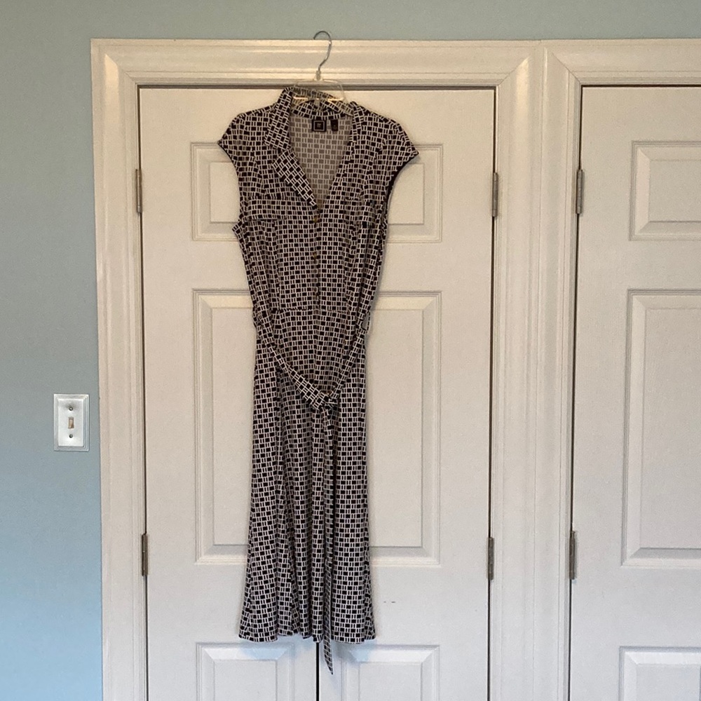Casual/business dress.  Worn once.